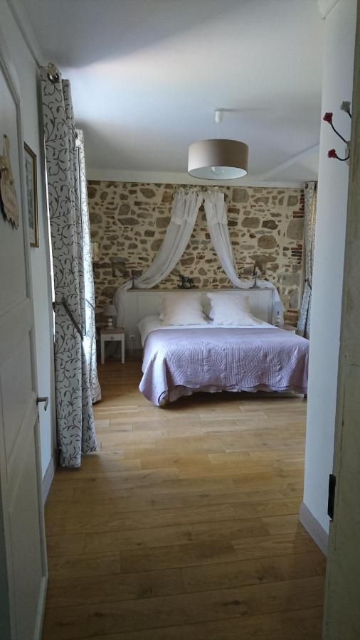 Le Manoir "Aux Douves" Bed & Breakfast Bazoges-en-Paillers Dış mekan fotoğraf