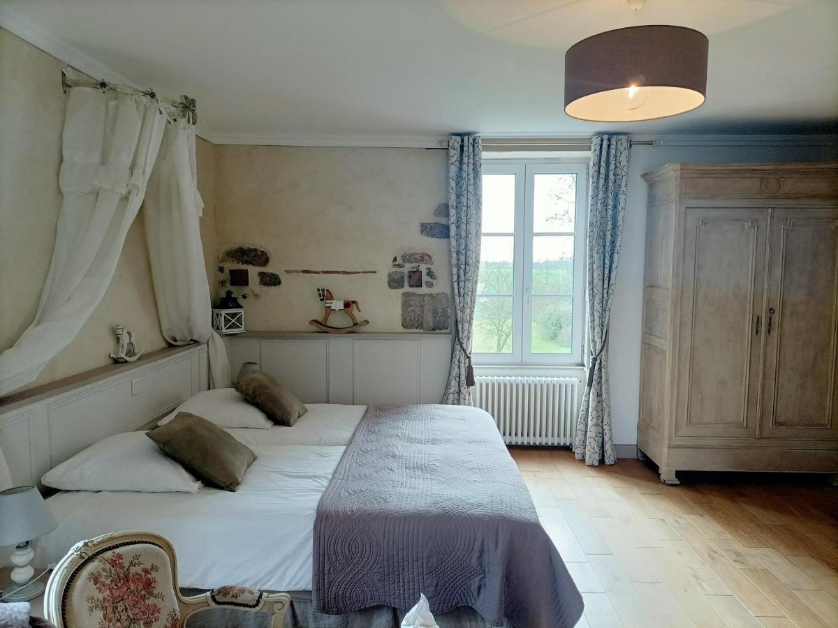 Le Manoir "Aux Douves" Bed & Breakfast Bazoges-en-Paillers Dış mekan fotoğraf