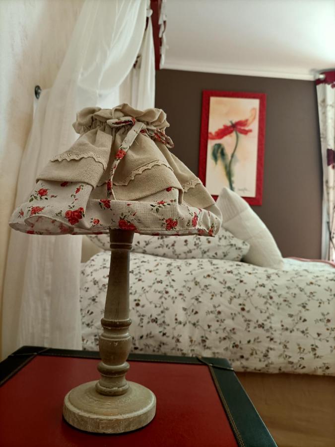 Le Manoir "Aux Douves" Bed & Breakfast Bazoges-en-Paillers Dış mekan fotoğraf