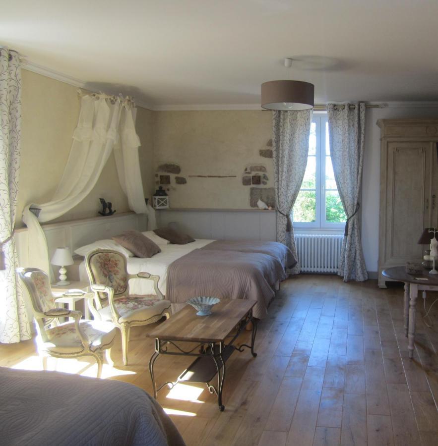 Le Manoir "Aux Douves" Bed & Breakfast Bazoges-en-Paillers Dış mekan fotoğraf