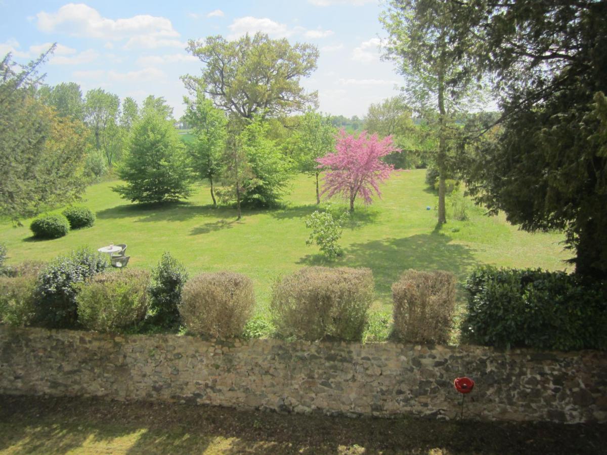 Le Manoir "Aux Douves" Bed & Breakfast Bazoges-en-Paillers Dış mekan fotoğraf