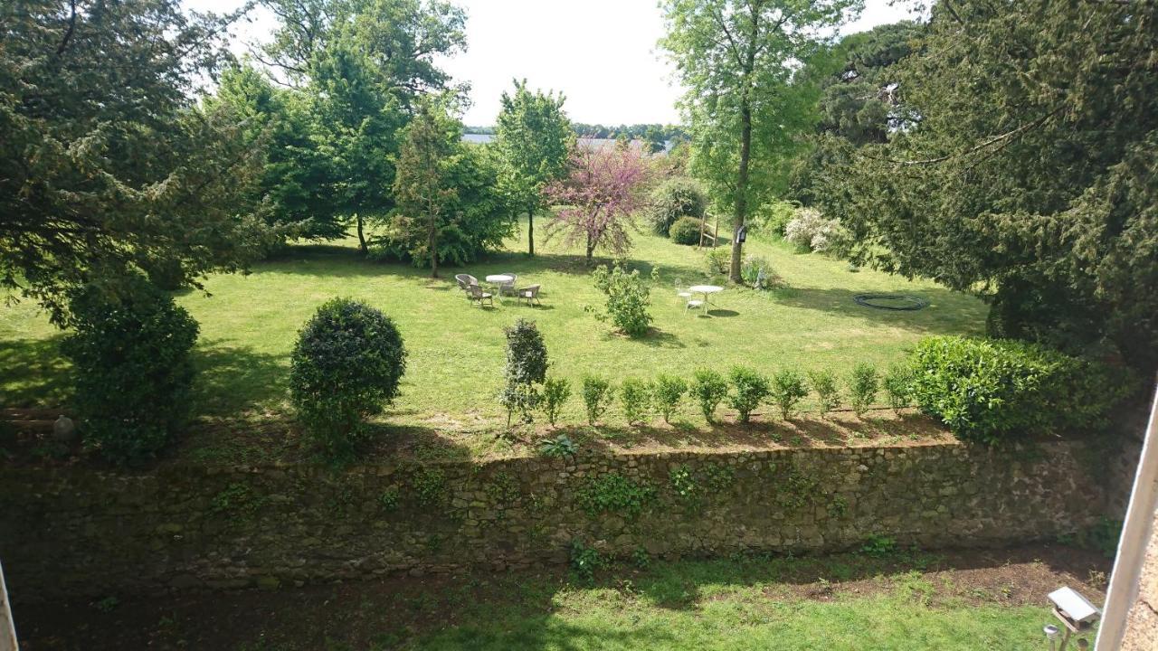 Le Manoir "Aux Douves" Bed & Breakfast Bazoges-en-Paillers Dış mekan fotoğraf