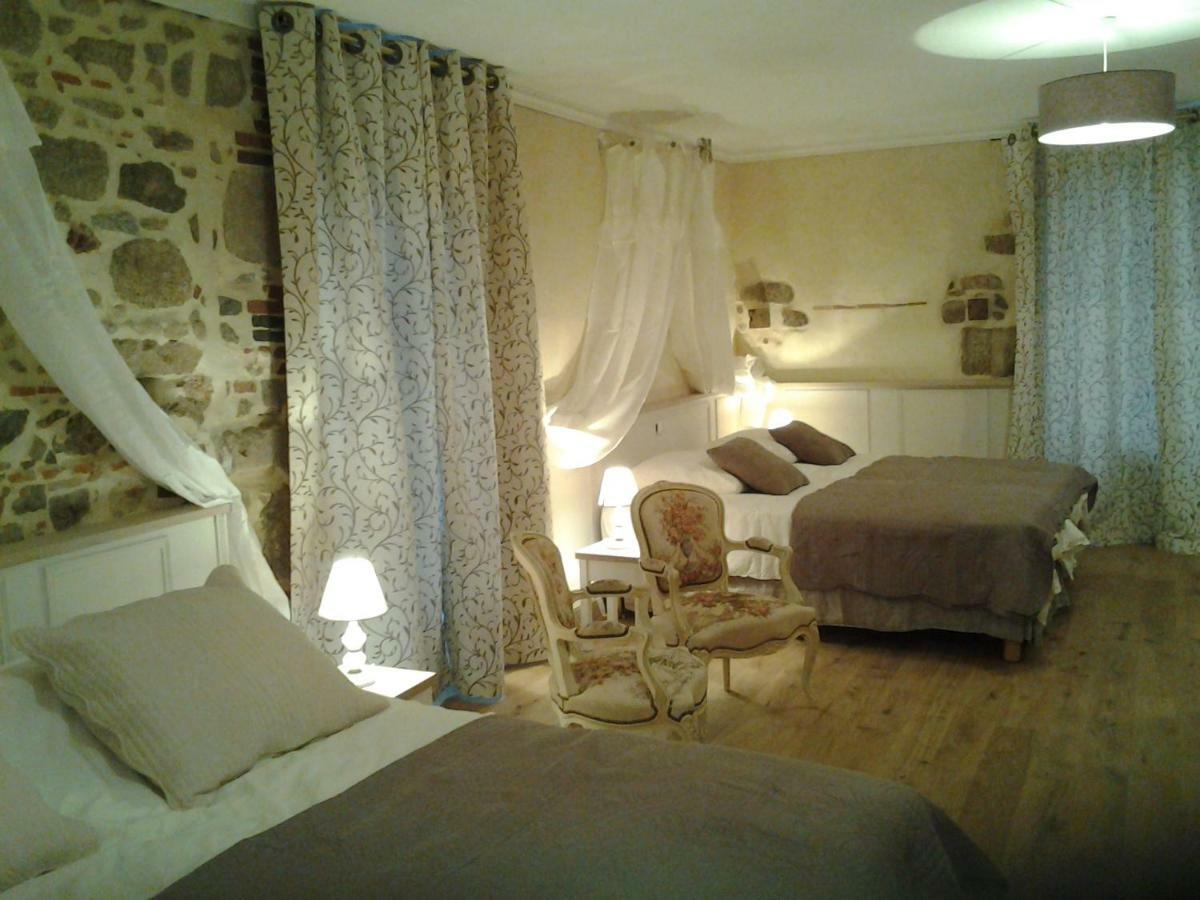 Le Manoir "Aux Douves" Bed & Breakfast Bazoges-en-Paillers Dış mekan fotoğraf