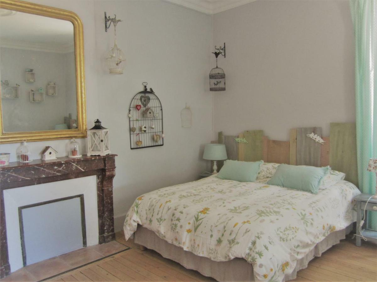 Le Manoir "Aux Douves" Bed & Breakfast Bazoges-en-Paillers Dış mekan fotoğraf