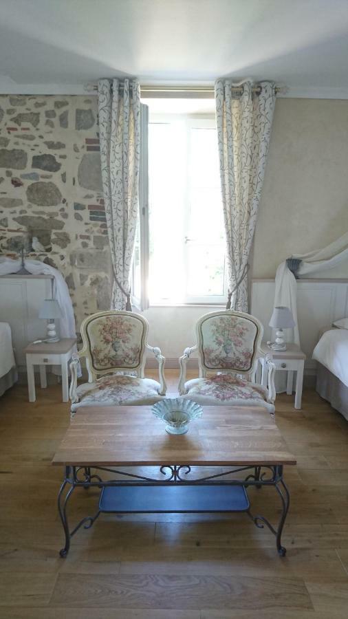 Le Manoir "Aux Douves" Bed & Breakfast Bazoges-en-Paillers Dış mekan fotoğraf